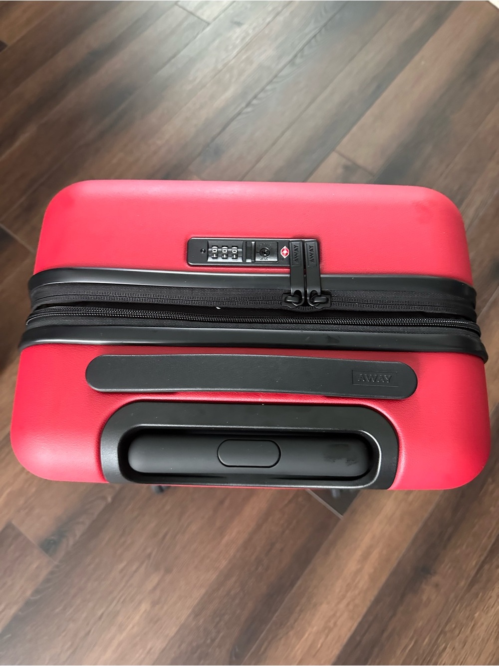 Away The Carry-On Flex – Red (Includes dust bag) - Picture 3 of 11